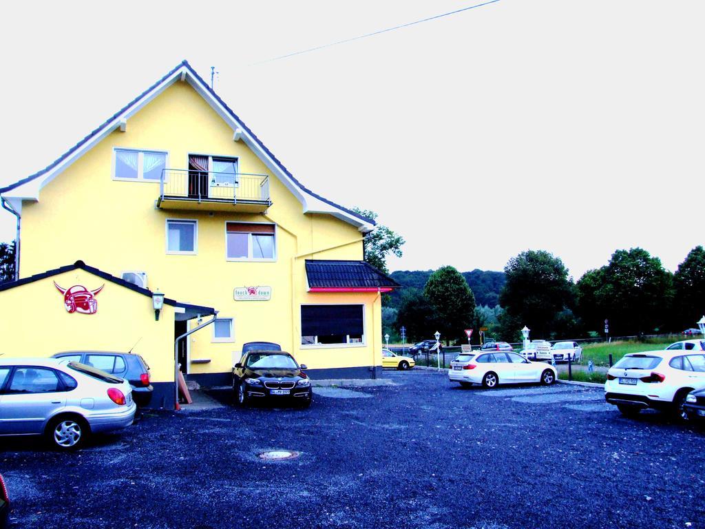 Touch Down Motel Lohmar Exteriör bild